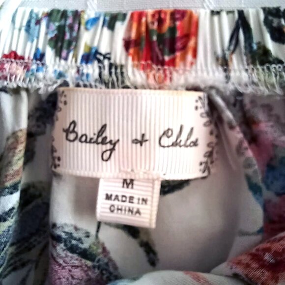 Bailey & Chloe Open Shouldered Floral Top size M - Picture 7 of 9